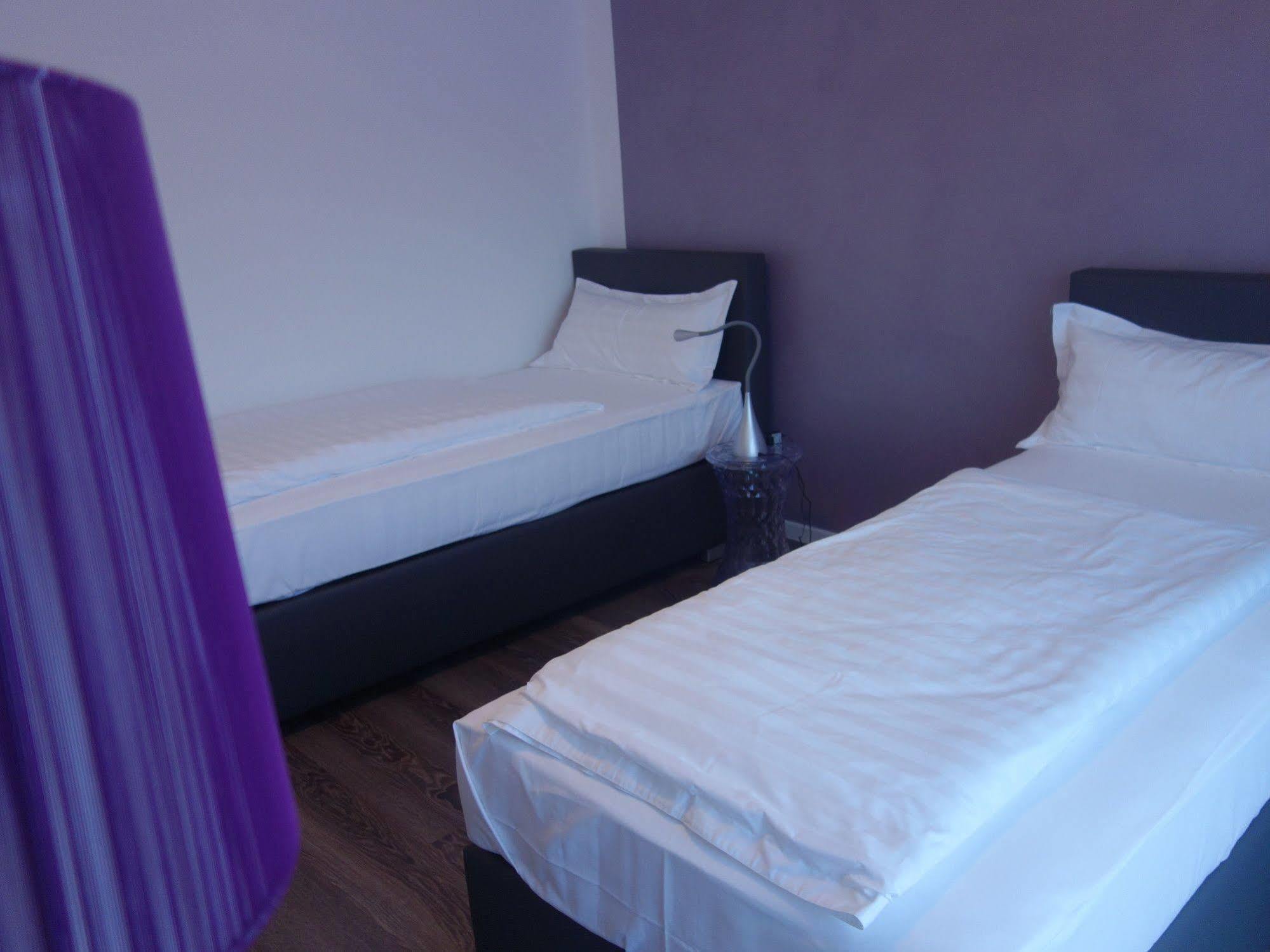 Victoria Living Hotell Jockgrim Eksteriør bilde