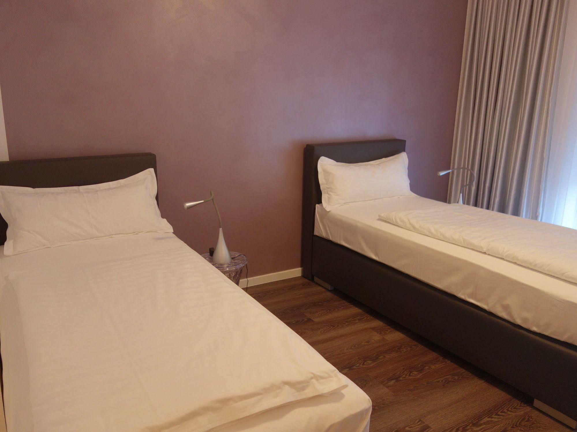 Victoria Living Hotell Jockgrim Eksteriør bilde
